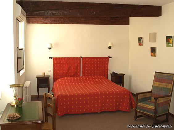 מלון אורנג' Lou Cigaloun חדר תמונה